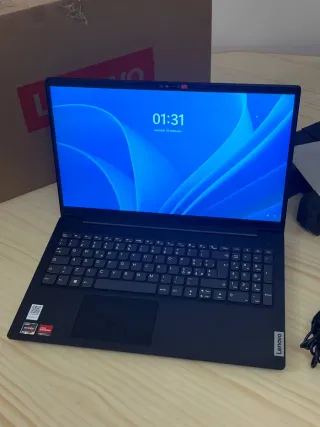 Portátil Lenovo V15 G4 AMN 256GB Ryzen 3 15.6FHD