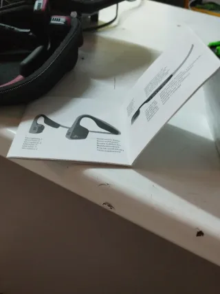 Cascos Deportivos Negros y Rojos