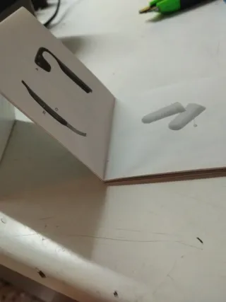 Cascos Deportivos Negros y Rojos