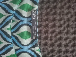 Vestido corto estampado geométrico