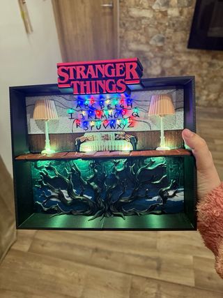 Expositor Kinder Joy Stranger Things