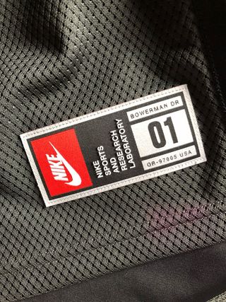 Falda deportiva Nike gris y negra