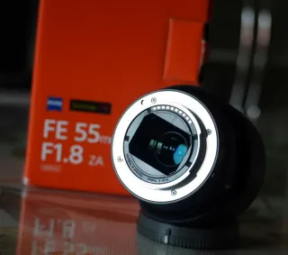 Sony FE 55mm f/1.8 ZA E-mount