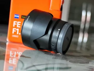 Sony FE 55mm f/1.8 ZA E-mount