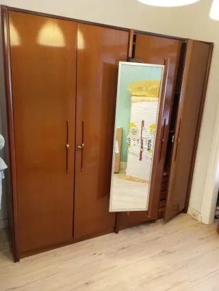 Armario 4 puertas con cajones y espejo dentro