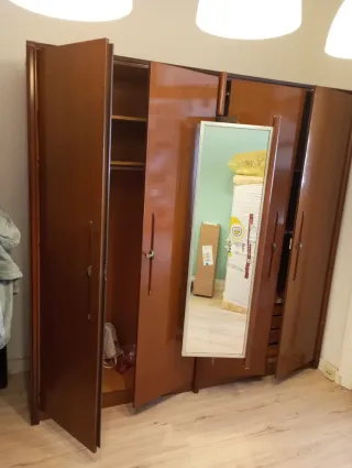 Armario 4 puertas con cajones y espejo dentro