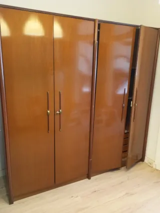 Armario 4 puertas con cajones y espejo dentro