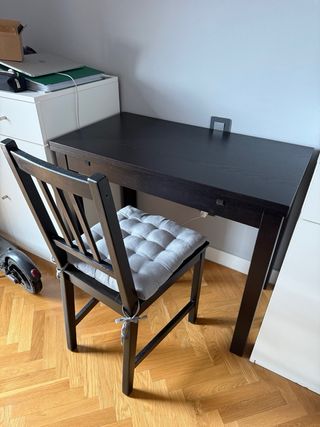 Mesa extensible y 2 sillas (ÚLTIMOS DÍAS)