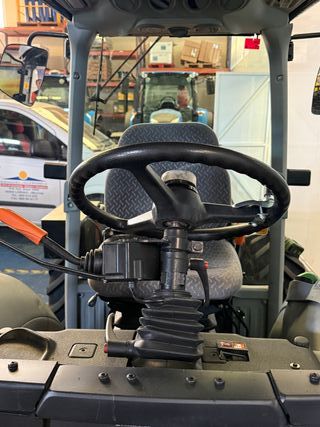 Tractor Frutero con Cabina