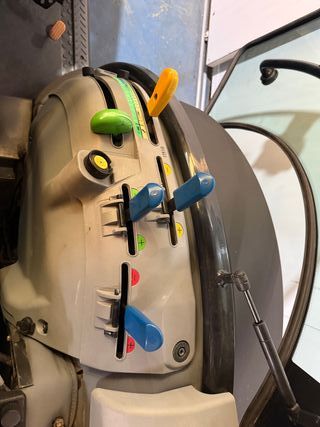 Tractor Frutero con Cabina