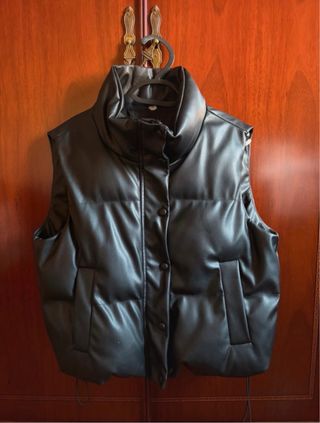 Chaleco Puffer Piel Sintética Zara