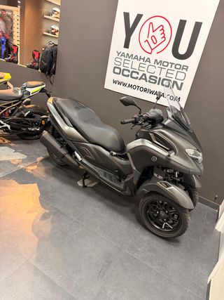 YAMAHA TRICITY 300