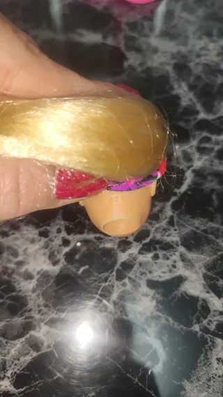 Barbie vintage testa con capelli lunghi