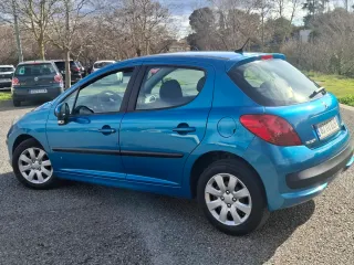 Peugeot 207 1.4i 75 CV 5 PUERTAS
