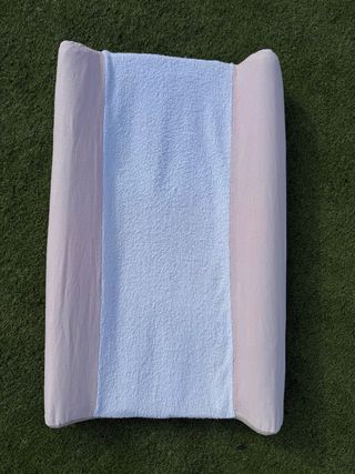 Cambiador bebé blanco, rosa y taupe