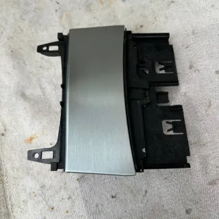 Cenicero Mercedes Clase C W204 con toma 12V