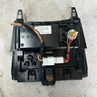 Cenicero Mercedes Clase C W204 con toma 12V