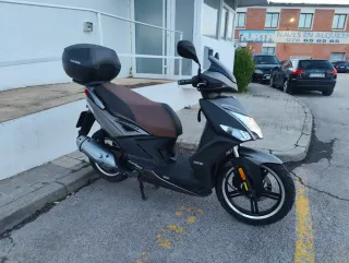 Kymco Agility 125 Scooter Negra/Marrón