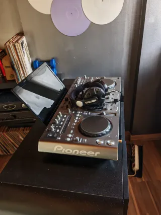 Controladora DJ Pioneer DDJ-1 + Mesa Diseño