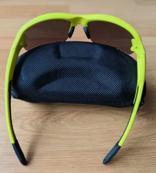 Gafas de sol deportivas infantiles + funda.