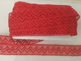 Entredos de encaje color rojo