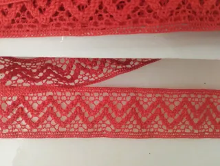 Entredos de encaje color rojo