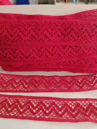 Entredos de encaje color rojo