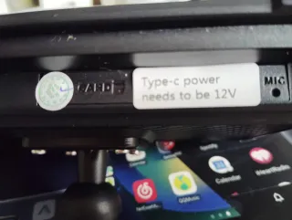 Reproductor multimedia moto carpley Android Auto.