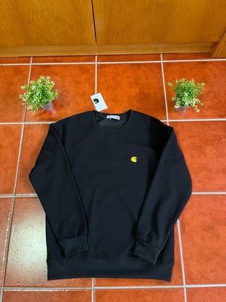 Sweatshirt da marca Carhartt.