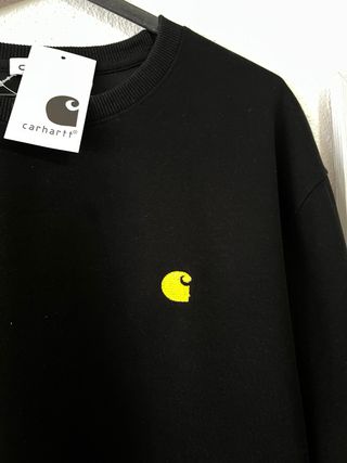 Sweatshirt da marca Carhartt.