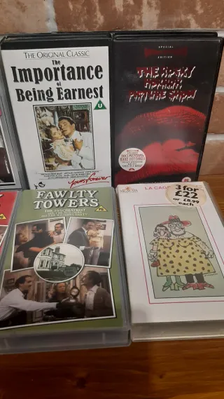 Conjunto 8 cintas VHS: Fawlty Towers, etc.