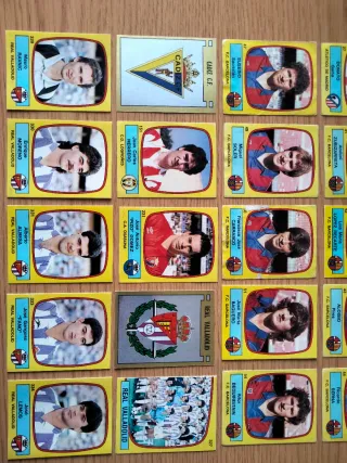 Panini Fútbol 88 - 37 cromos diferentes sin pegar