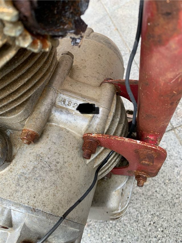 Ducati 160 Sport Roja/Plata