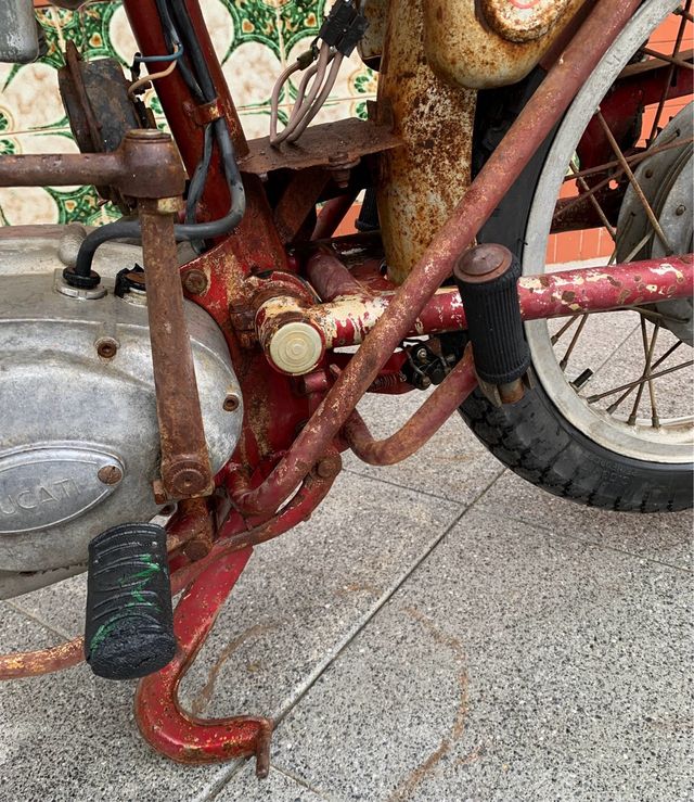 Ducati 160 Sport Roja/Plata