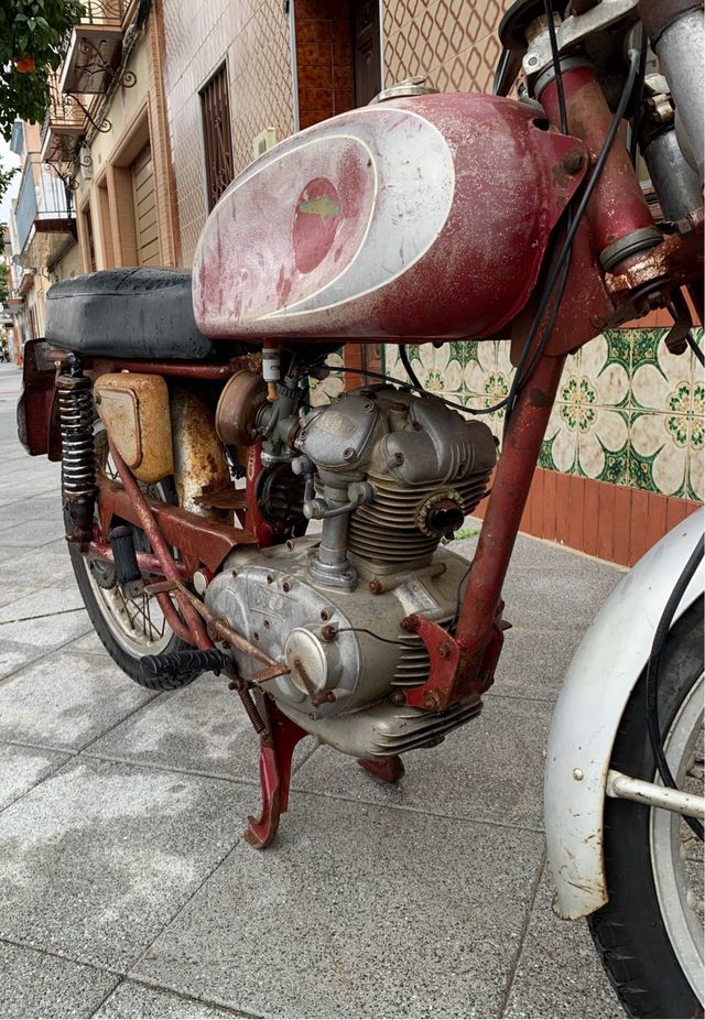 Ducati 160 Sport Roja/Plata