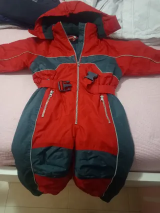 Mono de esquí rojo y gris  de niño talla 98/104