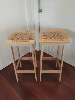 TABURETES ALTOS BAMBÚ Y YUTE