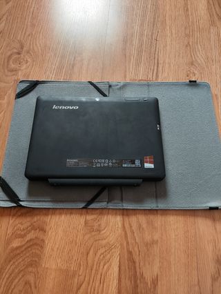 Lenovo ideapad MIIX300