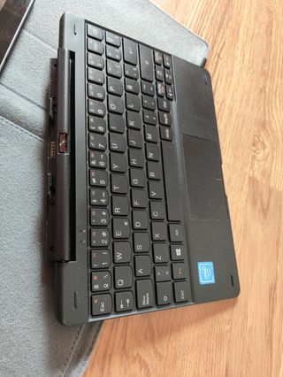 Lenovo ideapad MIIX300