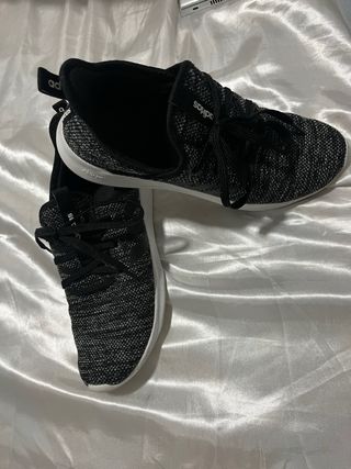 Zapatillas deportivas Adidas negras y grises
