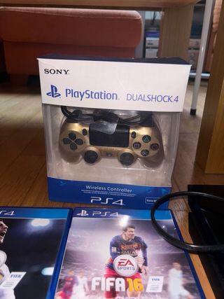 Pack PS4: Consola, Mando y Juegos