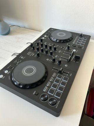 Mesa Pioneer DJ flx4 con caja