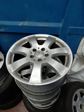Llanta Mercedes