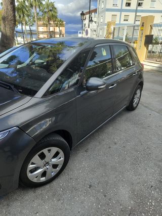 Citroen C4 2014 Citroën C4 1.6 e-HDi 115 automatic