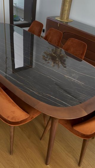 Mesa de comedor Winch mármol y madera