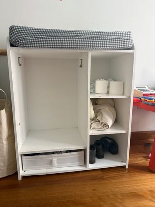 Cambiador de bebé blanco