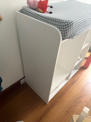 Cambiador de bebé blanco