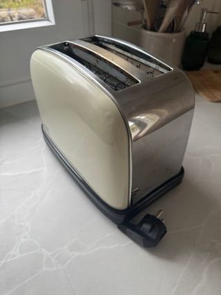 Tostadora Russell Hobbs Beige