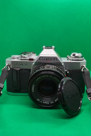 Canon AV-1 c/ Lente + Pilha Nova