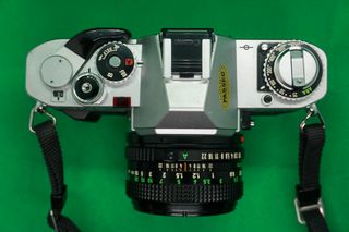 Canon AV-1 c/ Lente + Pilha Nova